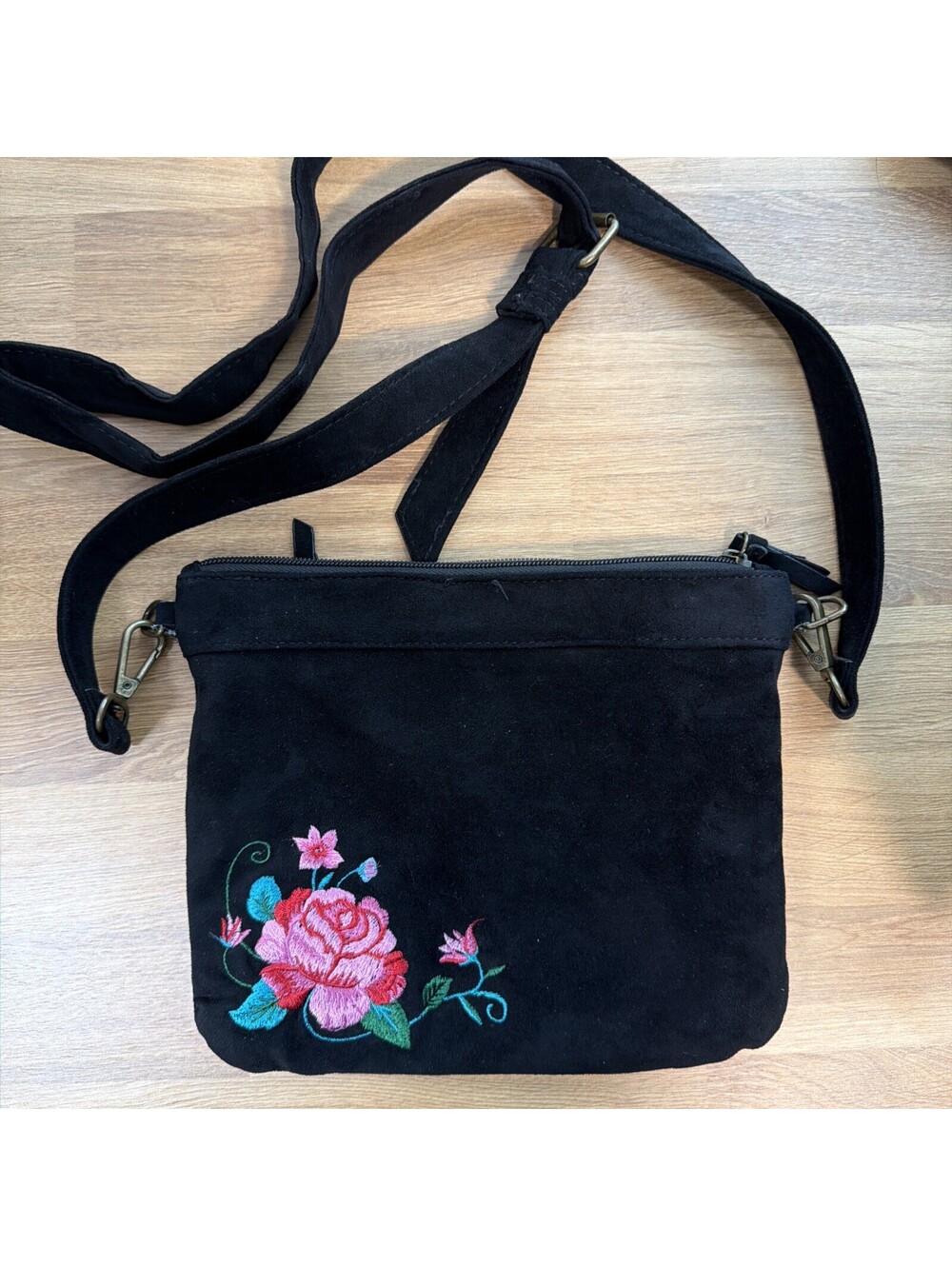 The Pioneer Woman Black Crossbody Purse Embroidered Flower